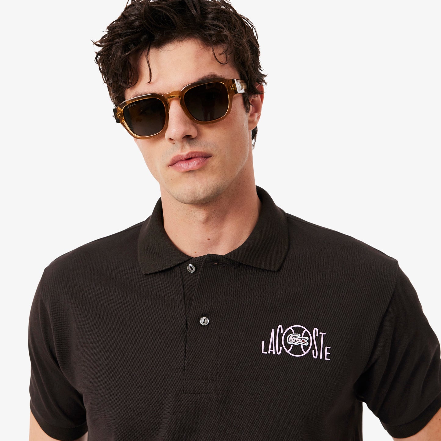 Polo De Corte Clásico Con Detalles De Marca Gráficos